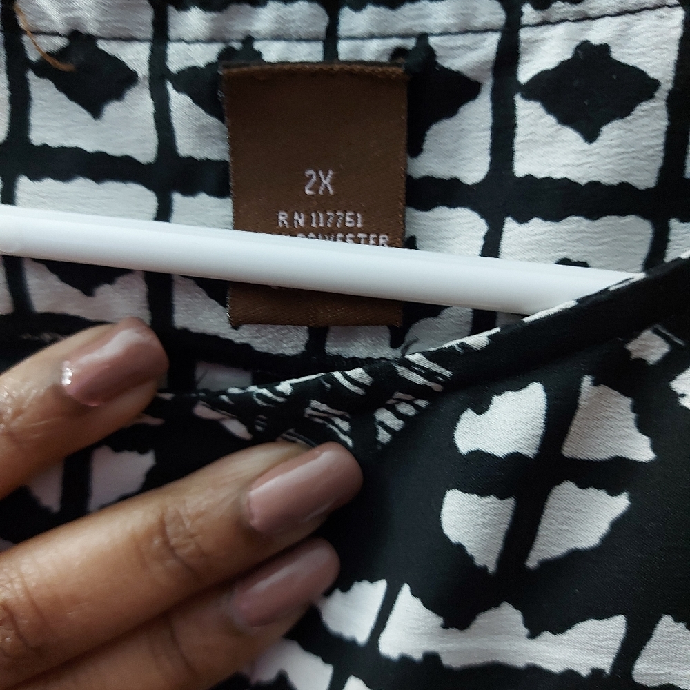 Cute design dress. - Picture 3 of 5